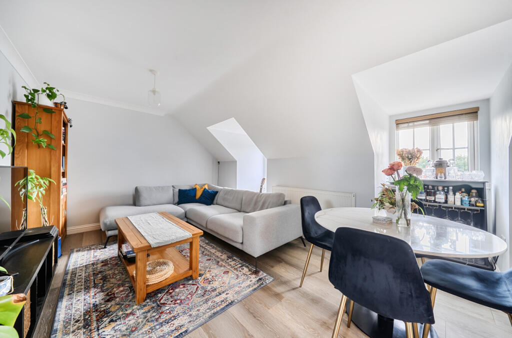 Main image of property: Roebuck Estate, Binfield, Bracknell, Berkshire, RG42