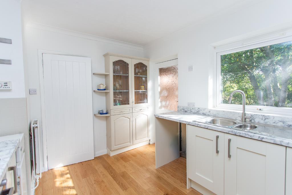 House in Wealden, Mayfield and Five Ashes - More