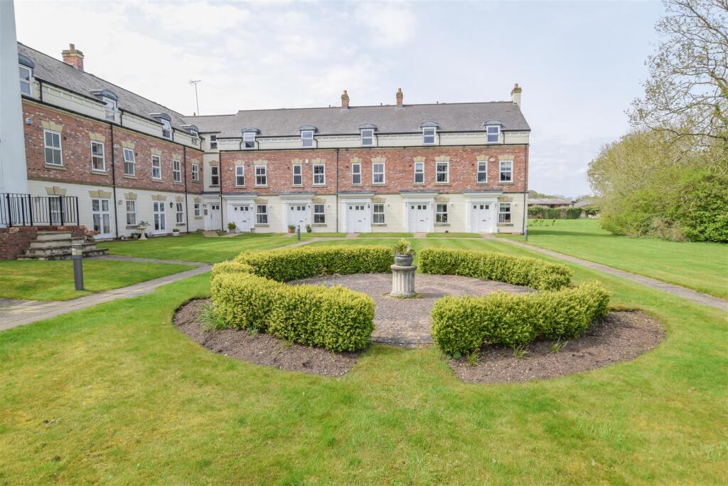 Main image of property: Chester High Road, Neston, Cheshire