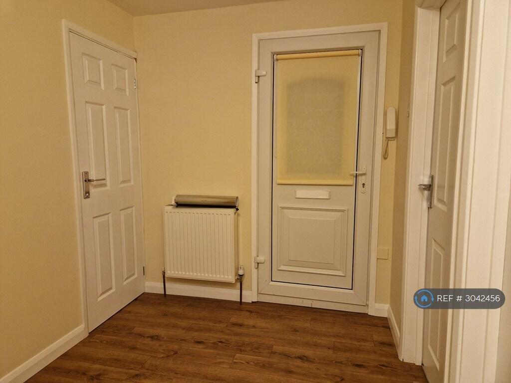 Apartment in Hemel Hempstead - View 2