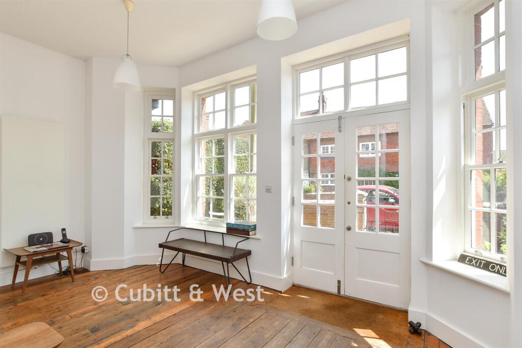 House in Brighton - View 5