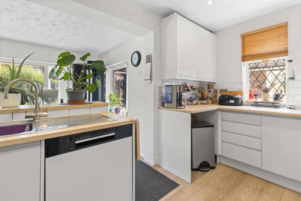 House in Brighton - View 4