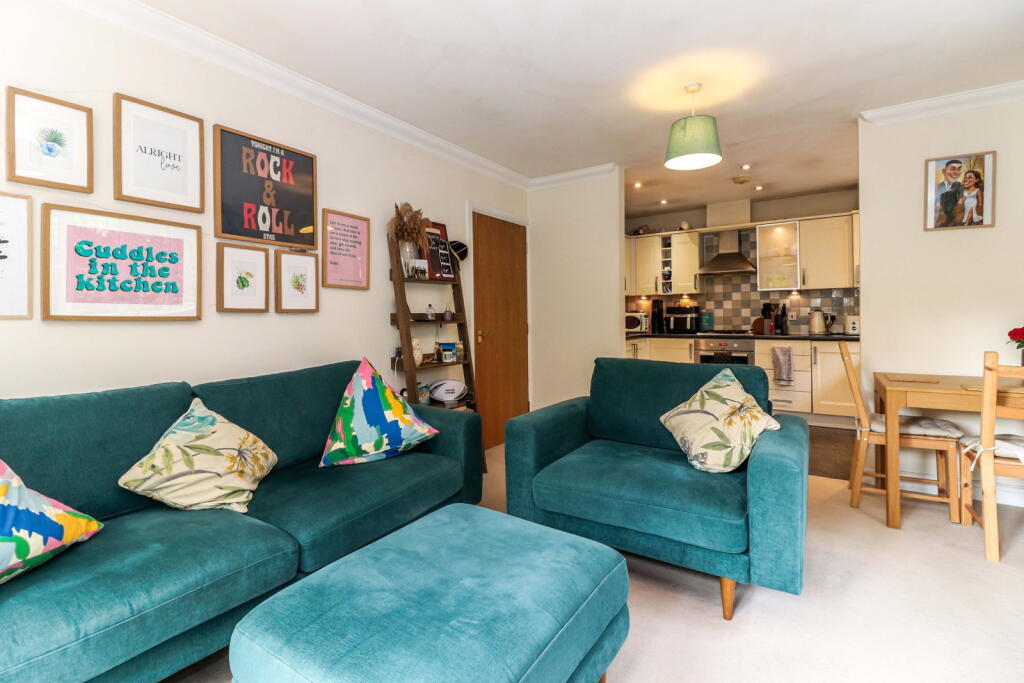 Apartment in Hemel Hempstead - View 5