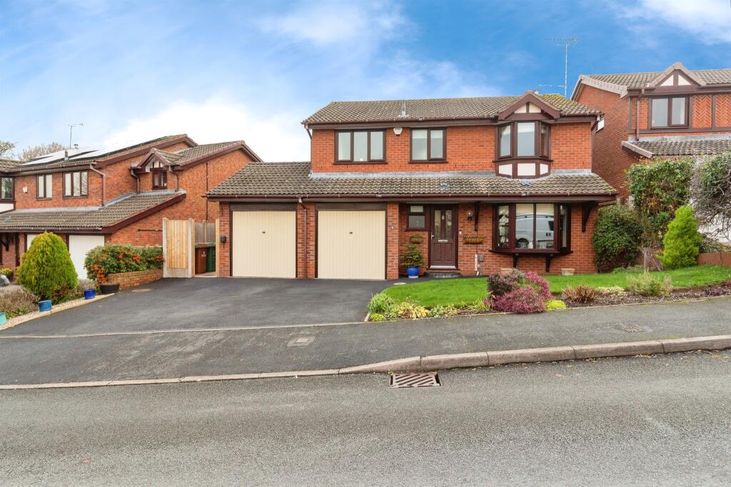 4-bed detached on Cheltenham Drive, Stafford, £450,000