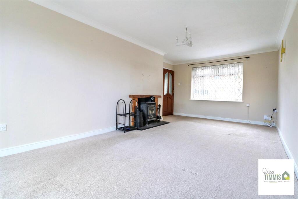 Hillside Road, Stoke-On-Trent photo 2