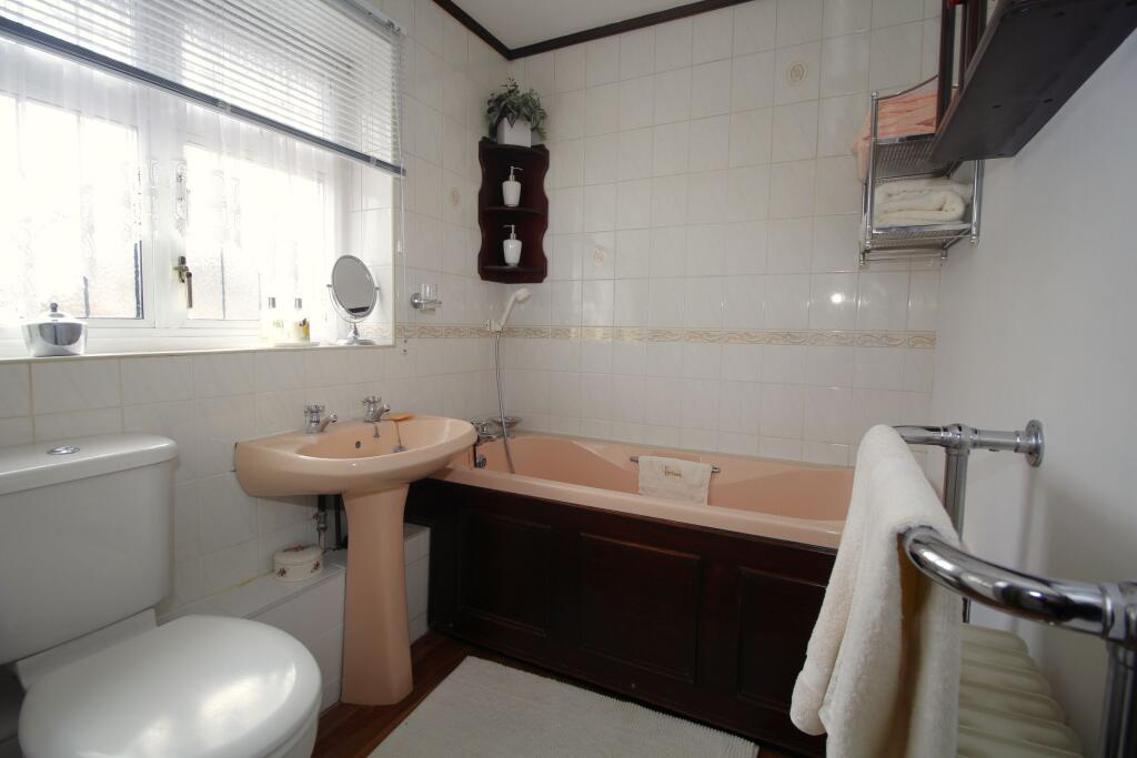 House in Romford - More