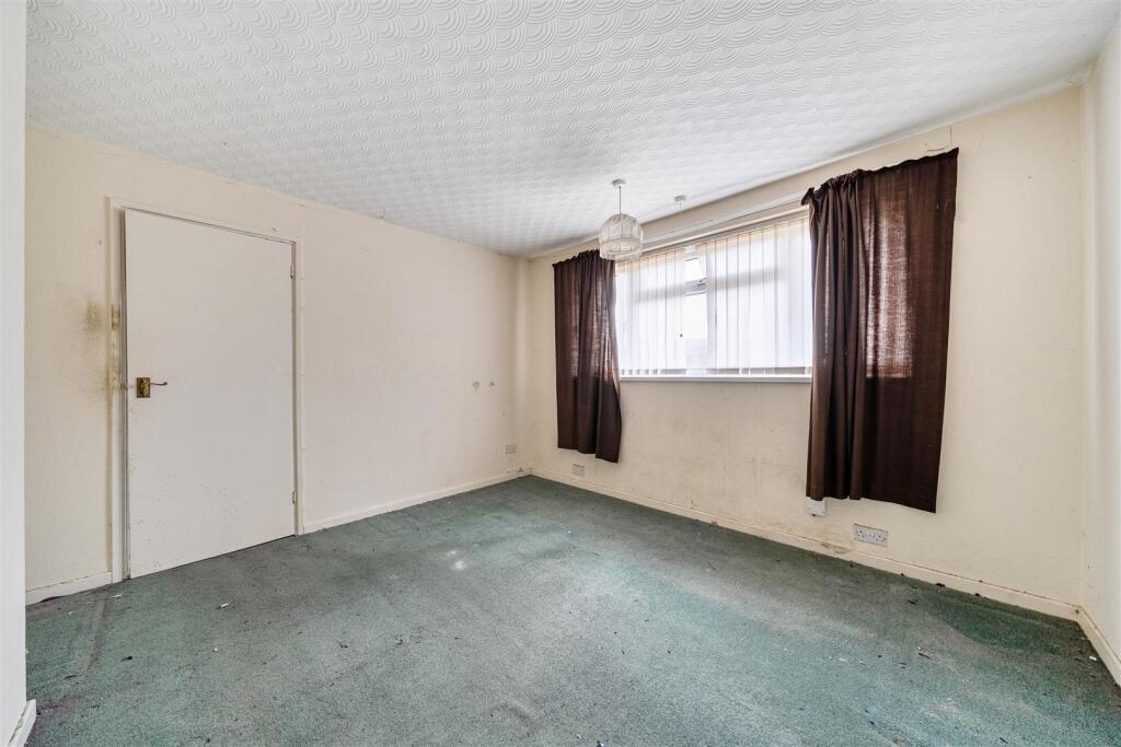 House in Bedford, Brickhill - View 5