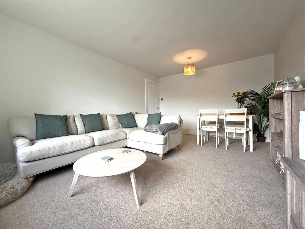 Apartment in Shrewsbury, Shropshire - View 2
