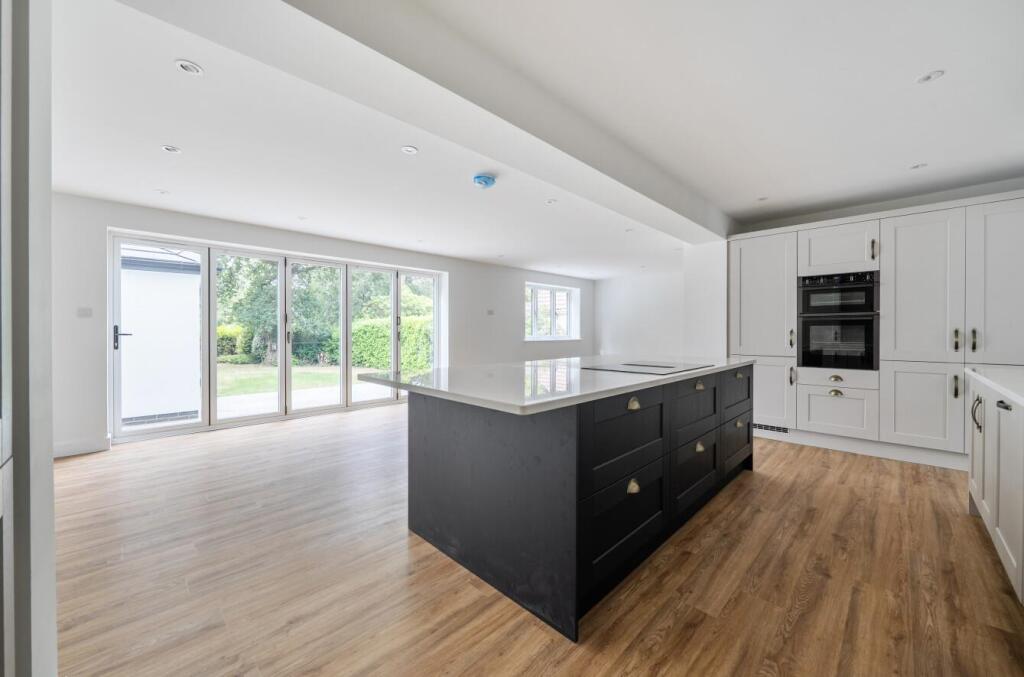 House in Eastleigh, Hiltingbury, Chandler's Ford - View 2