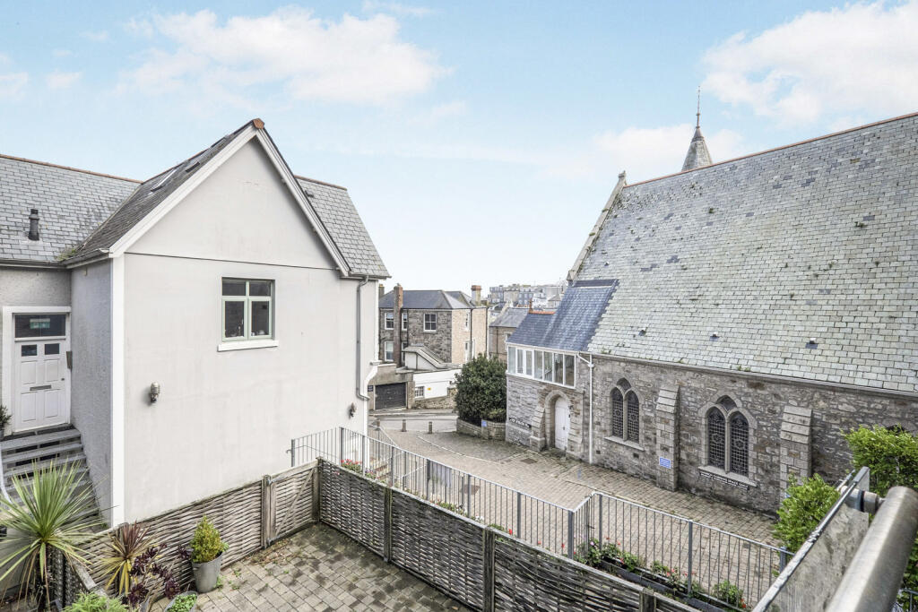 Apartment in Truro - More