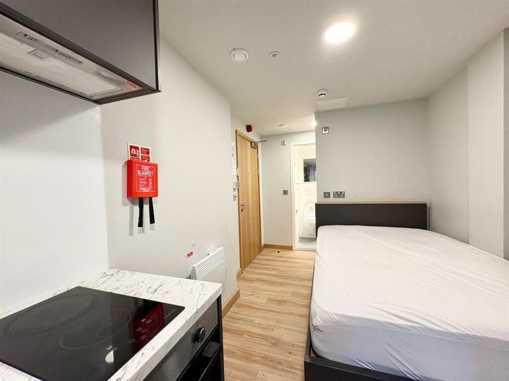 Studio flat for rent