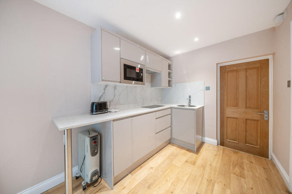 Studio flat for rent