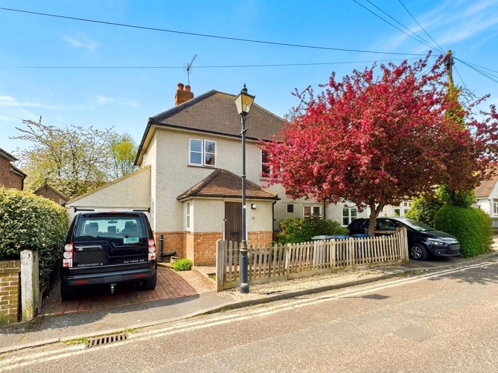 Main image of property: Long Garden Walk, Farnham, Surrey, GU9