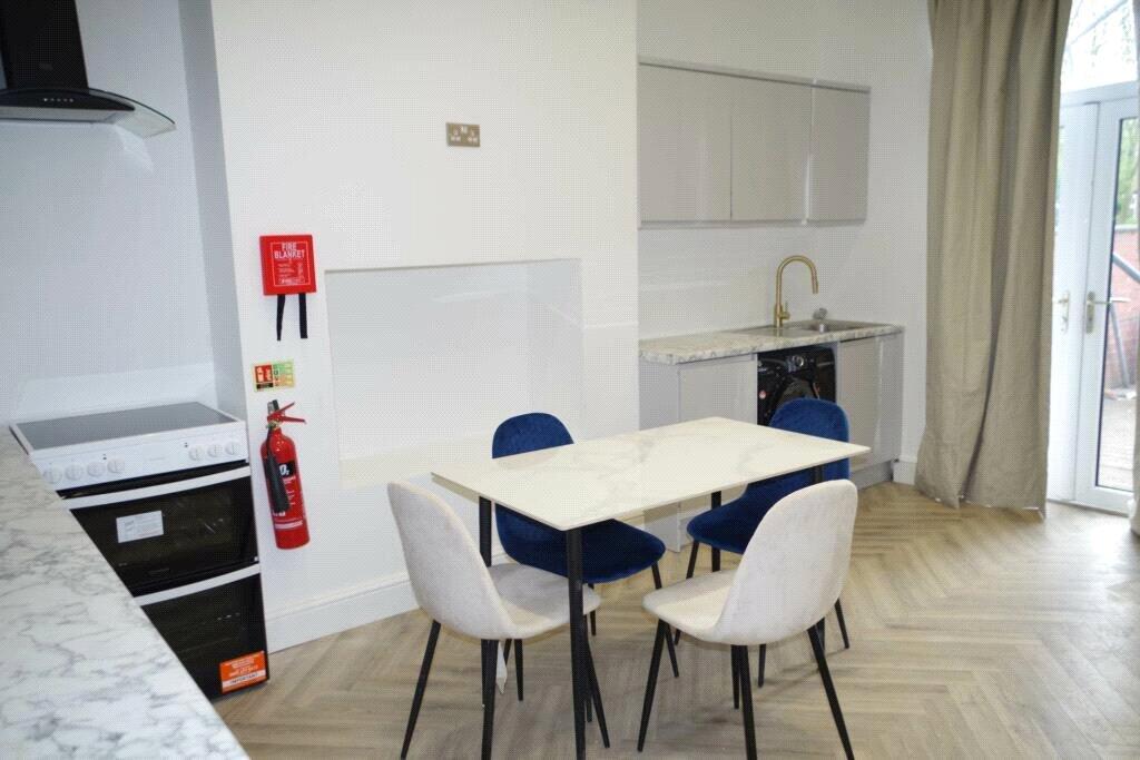 House in Manchester, Failsworth - View 2