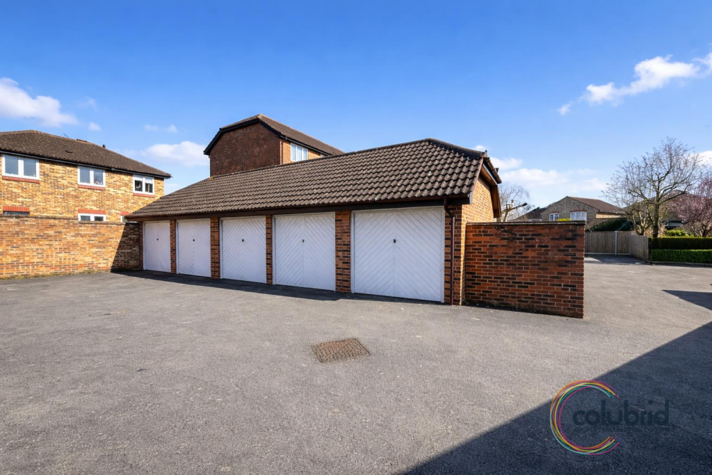 Earlsfield Drive, Chelmer Village, Chelmsford photo 4