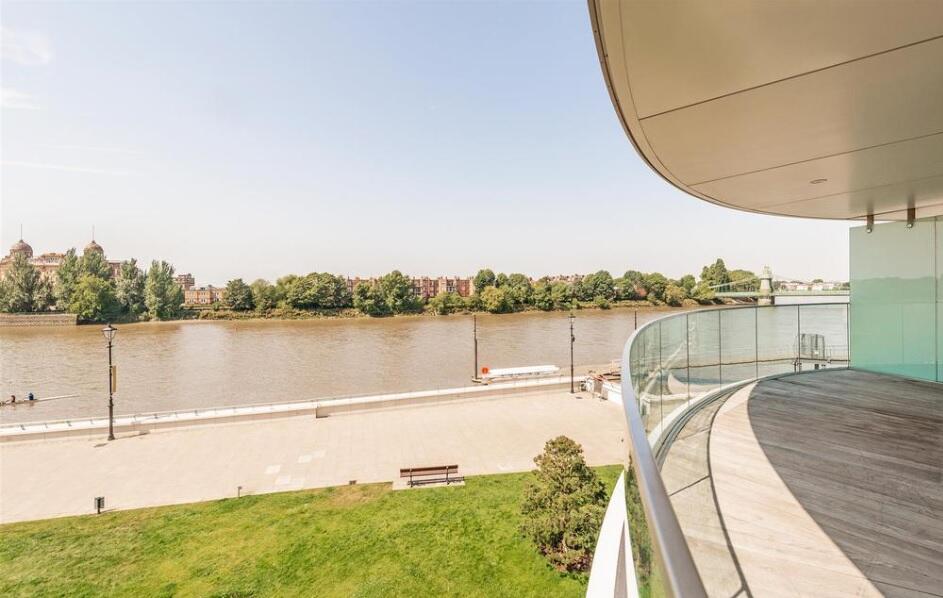 Apartment in London - View 3