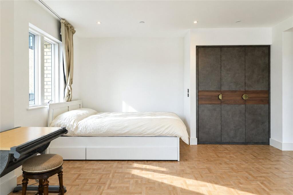 House in London - View 5