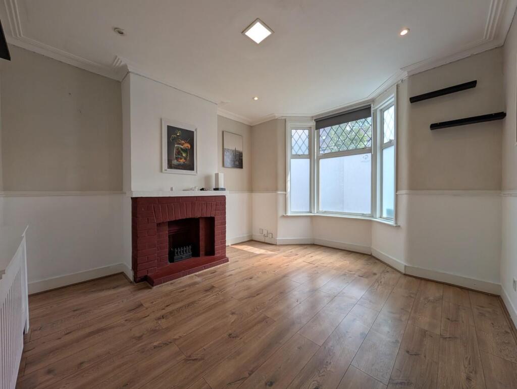 House in London - View 5