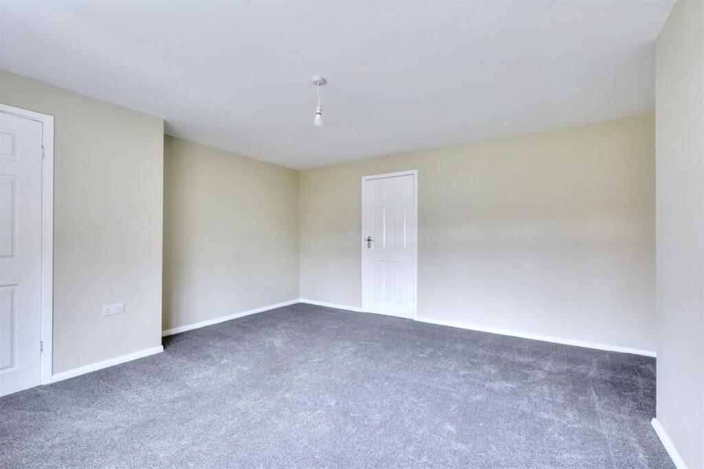 House in Nottingham - View 5