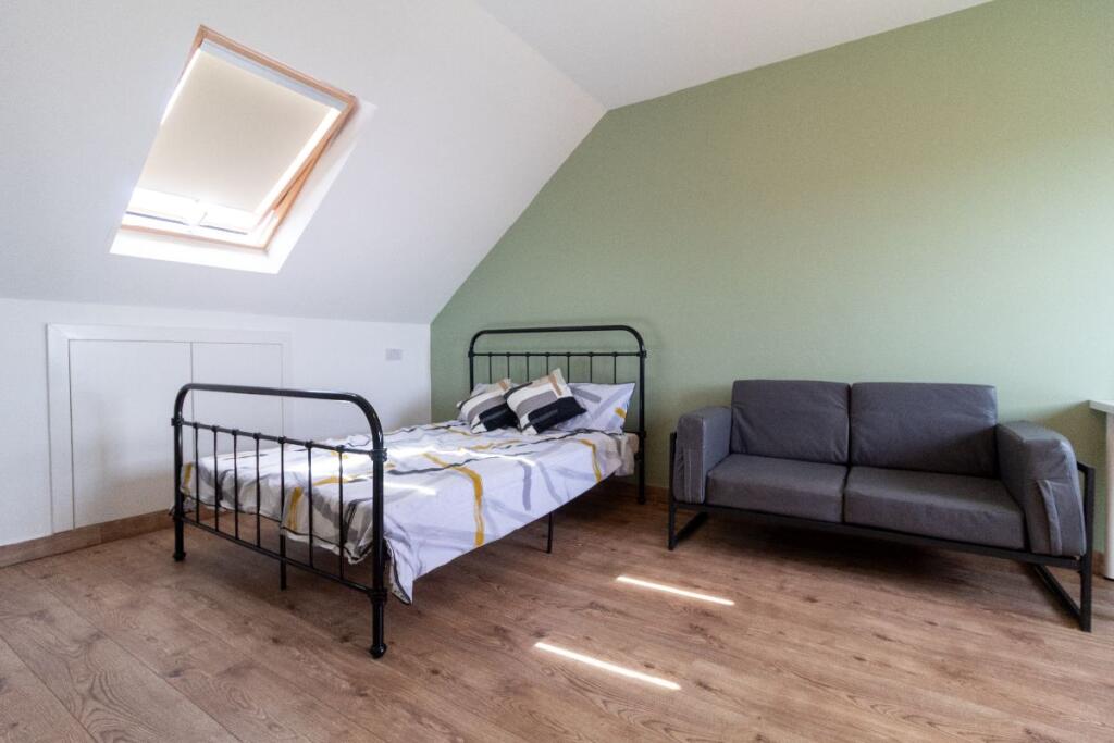 Room 1, Lovell Road, CB5