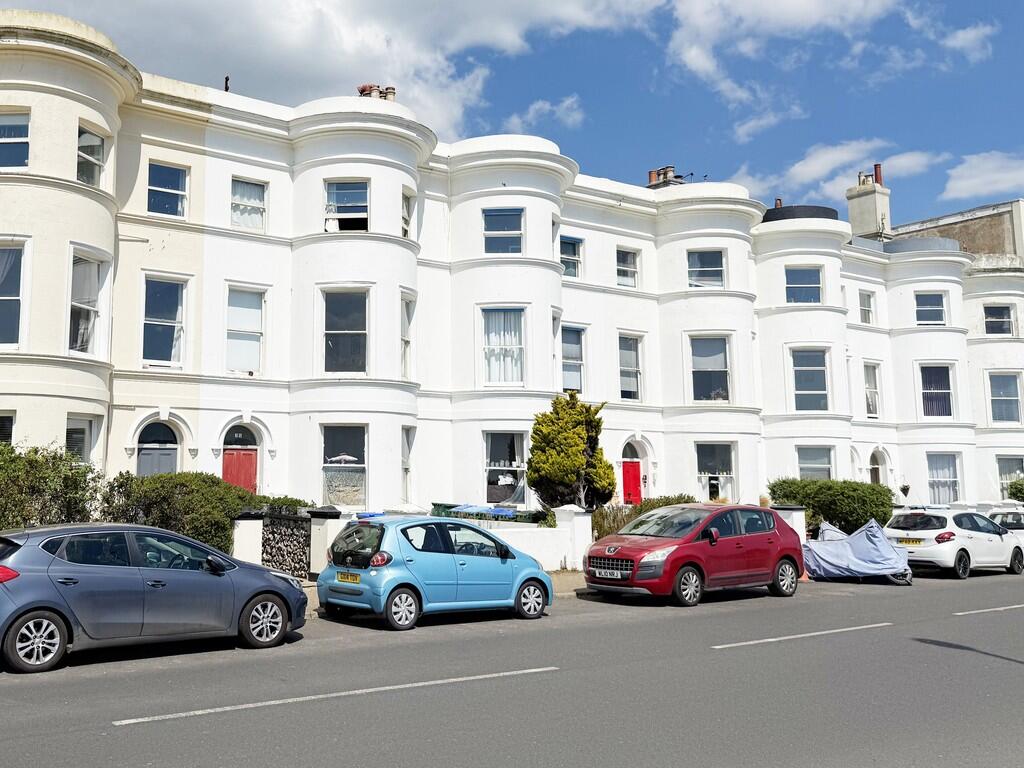 Main image of property: South Terrace, Littlehampton, BN17 5NU