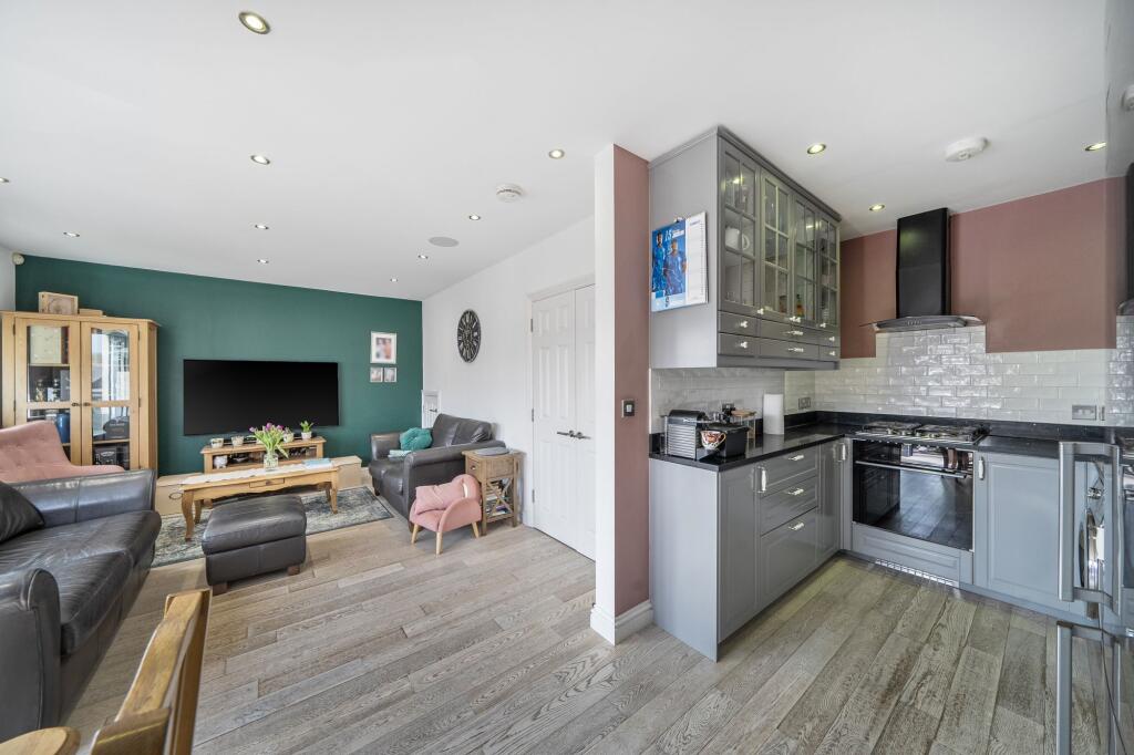 Apartment in London - View 3