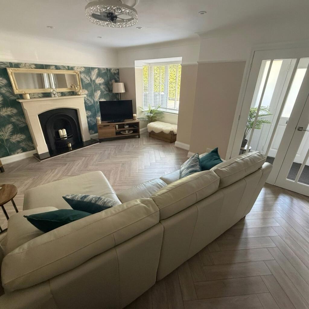 House in Luton - View 5