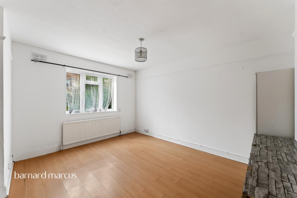 Apartment in London - More