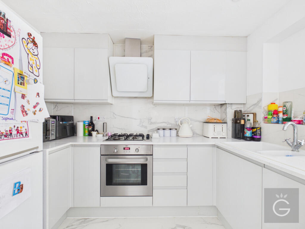 Knossington Close, Lower Earley, RG6 photo 4