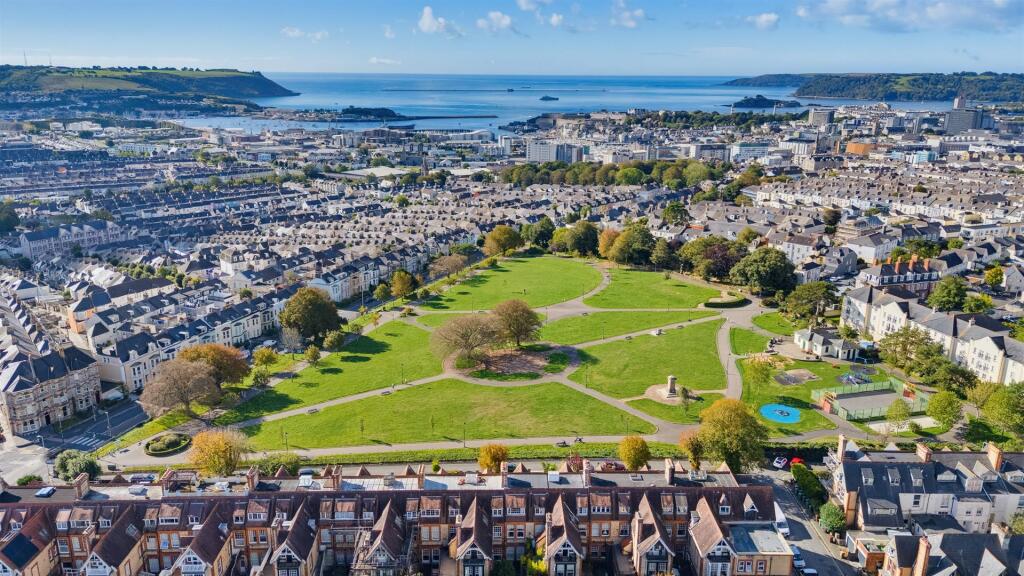 Apartment in Plymouth - View 4