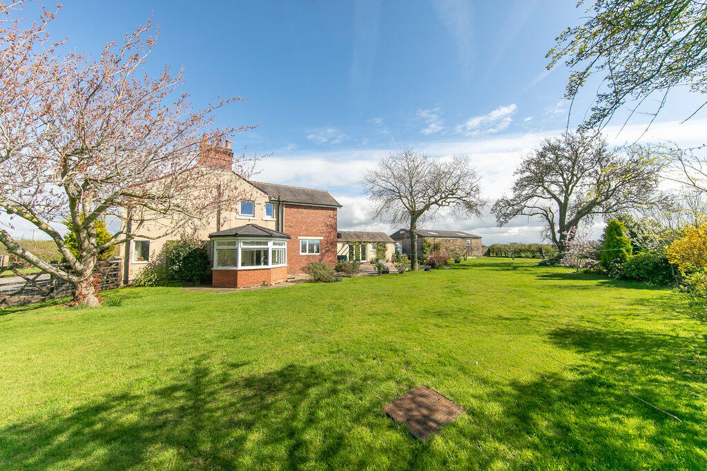 'The Old Farmhouse' Bush Lane, Freckleton, Lancs PR4 1UH photo 2