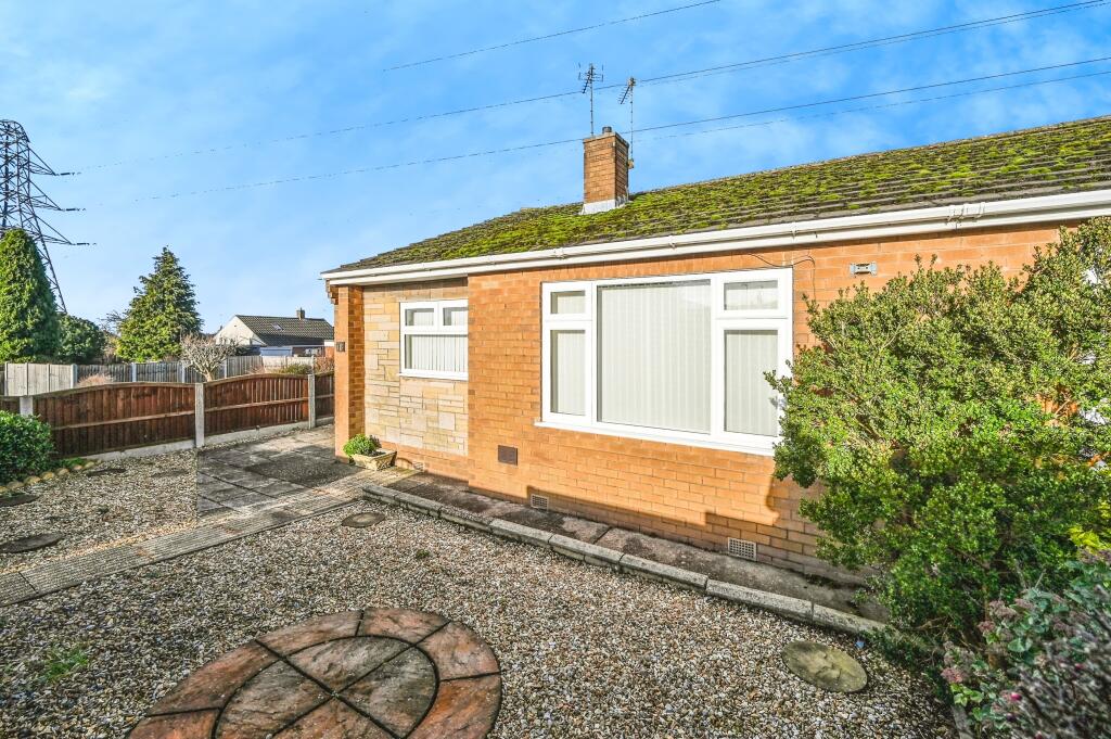 Greenacres, Nottingham, NG17 photo 2