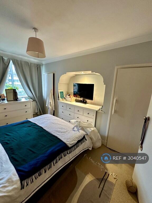 Apartment in Sutton - More