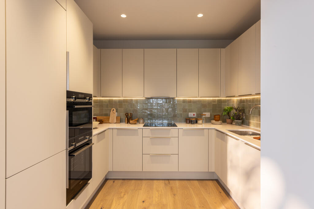Ellen Craft Apartments, Civic Avenue, 
London, 
W6 9GS photo 3