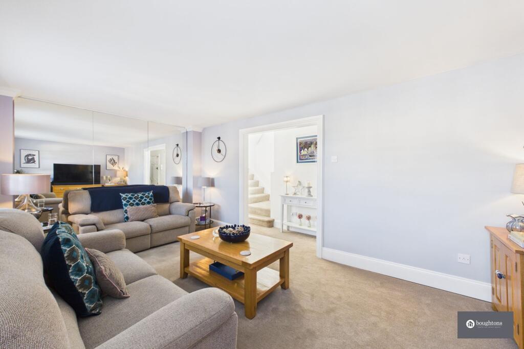 Apartment in Northampton - View 3