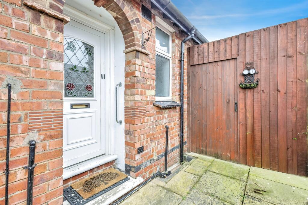 Yelvertoft Road, Northampton - View 2