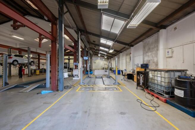Unit 3, Redkiln Close, Horsham-25.jpg