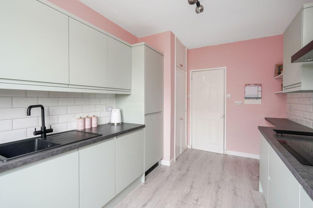 Apartment in Edinburgh - More