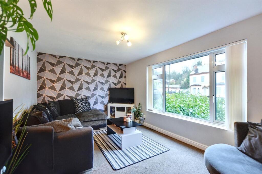 Whiteley Close, Stapleford, Nottingham photo 3
