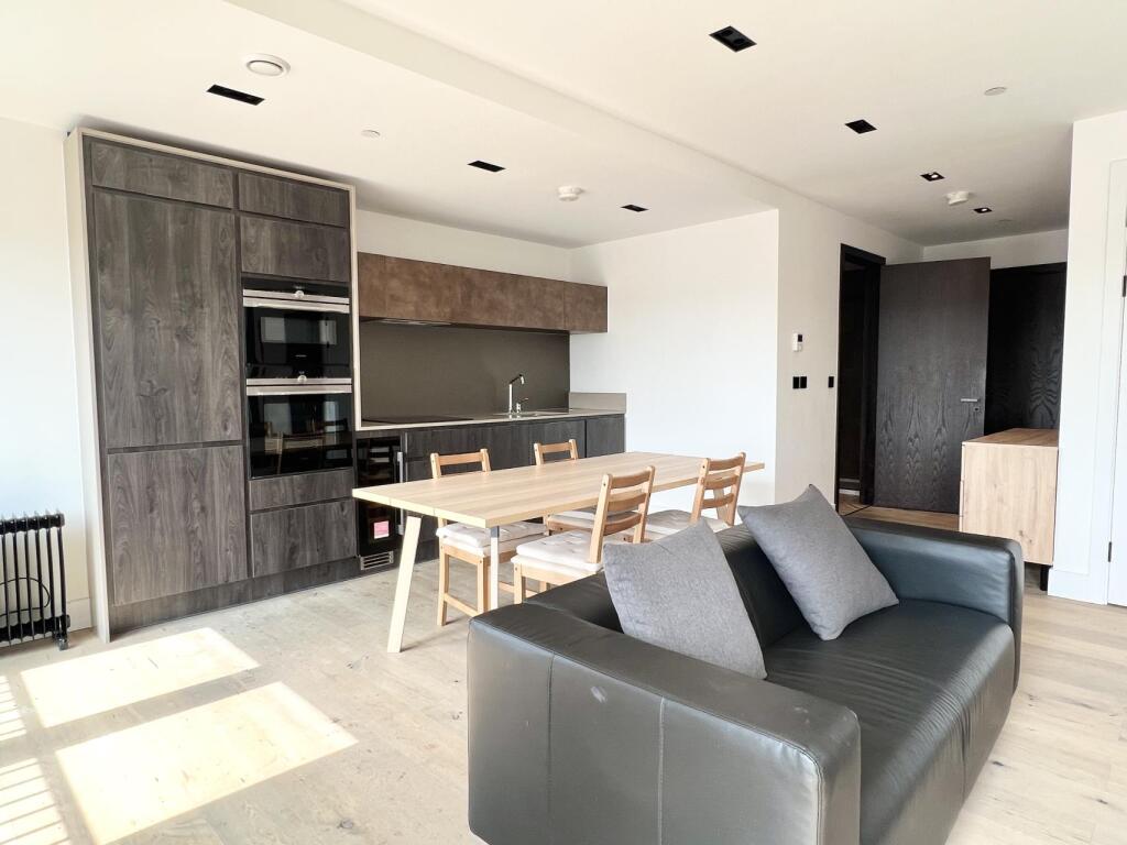 Main image of property: Keybridge Tower, 1 Exchange Gardens, Vauxhall