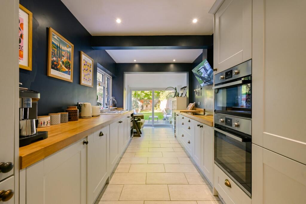 House in Ashford, Bybrook, Repton Manor - View 4