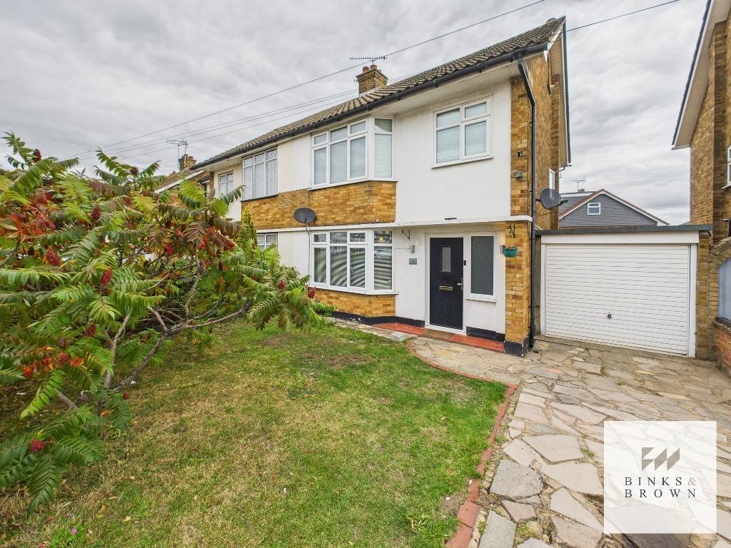3-bed semi-detached on Woodbrooke Way, Corringham, Essex, SS17 9DP, £400,000