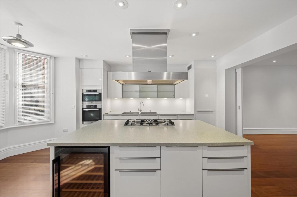 Apartment in London - View 3