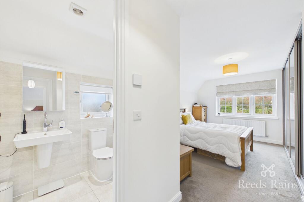 House in Eaton, Round Hill Gardens, Hulme Walfield - View 4