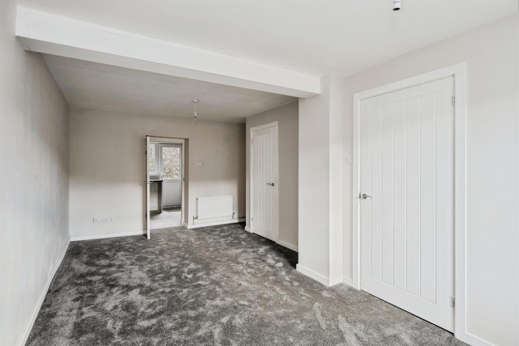House in Ystalyfera, Neath Port Talbot - View 3