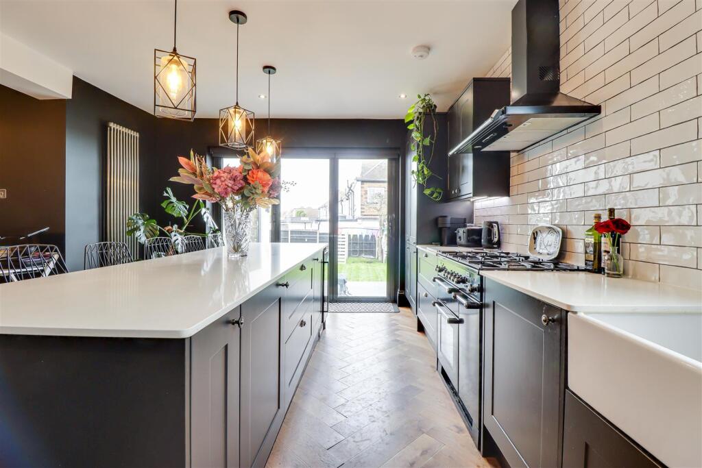 Exford Avenue, Westcliff-On-Sea photo 4