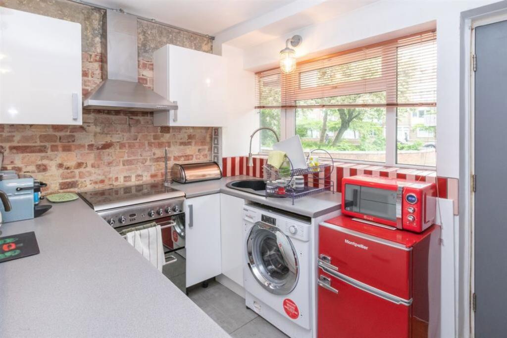 Apartment in London - View 4