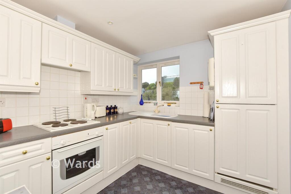 Apartment in Sandgate, Golden Valley - More