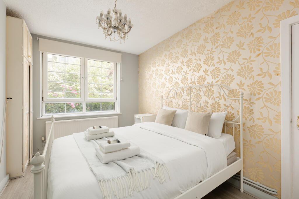 Apartment in London - View 5