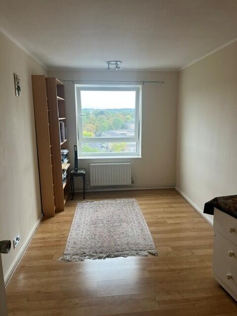 Apartment in Sutton - View 4